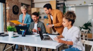 Experts working on Social Media Campaigns